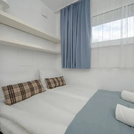 Apartamento New Close To The Market Square By Renters