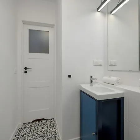 New Close To The Market Square By Renters Apartamento *