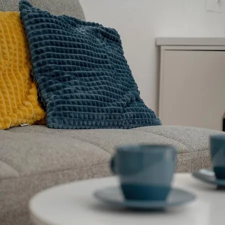 Apartamento New Close To The Market Square By Renters *