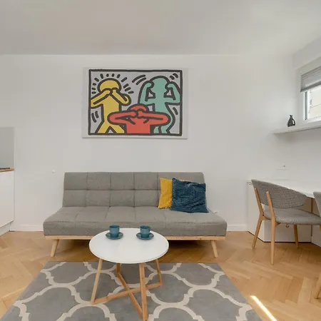 New Close To The Market Square By Renters *